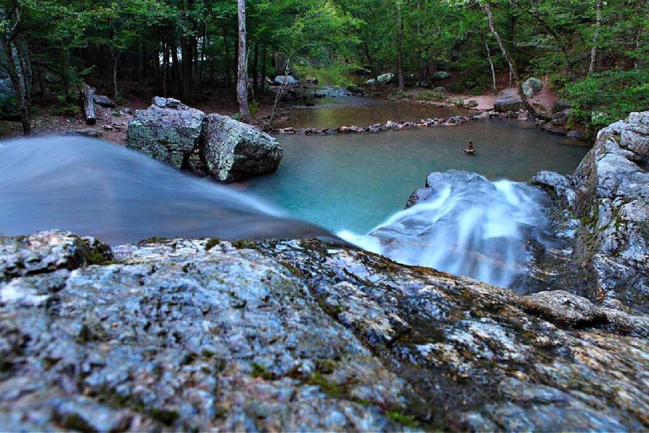 Secluded Home With Mini Waterfall And A Creek In Хот-Спрингс Экстерьер фото